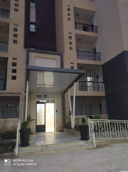 Les Champs Et Les Sabots Lägenhet Ouled Maamar Exteriör bild